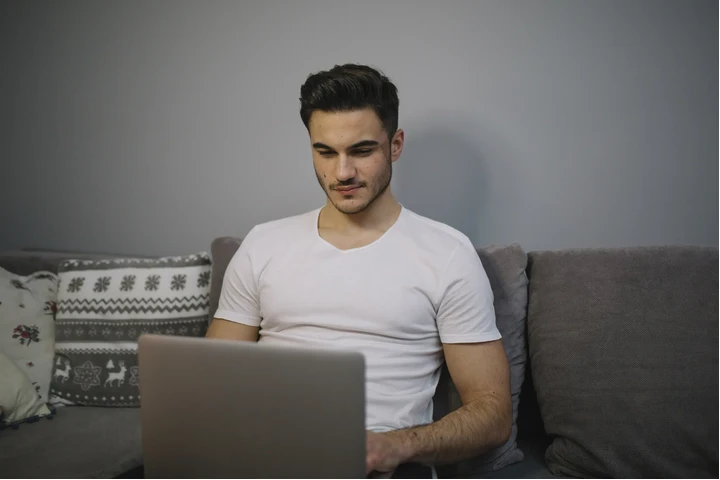 Agente chateo remoto bilingue image 1