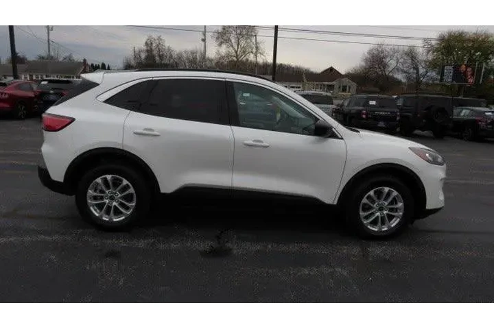 $24179 : Ford Escape 2022 AWD SE 4dr image 9