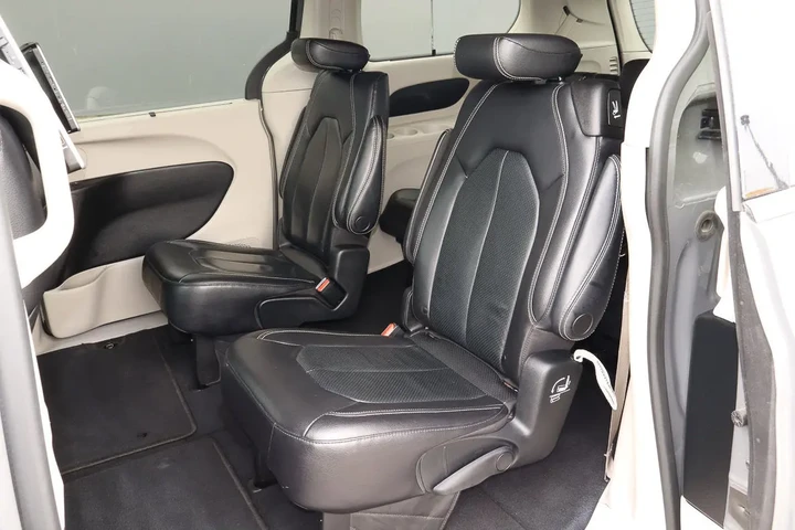 $20688 : 2022 Pacifica Touring L FWD image 8