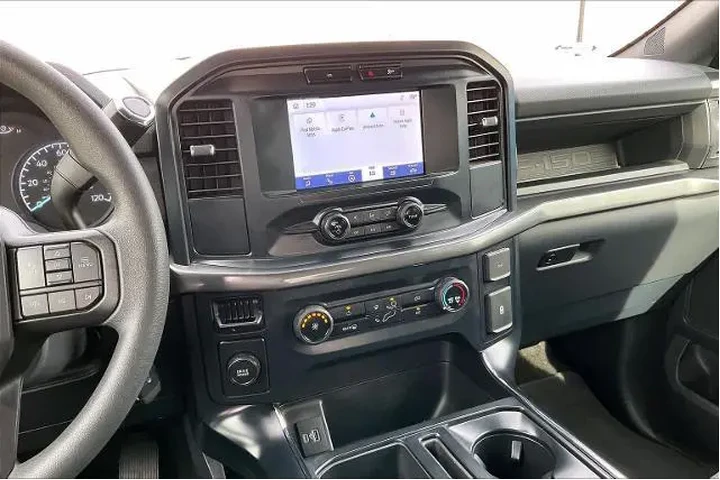 $35038 : Ford F-150 2023 4x2 XL 4dr S image 6