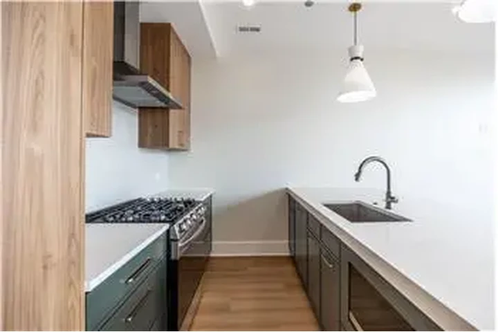 $5500 : Rental property with 3 bedro image 4