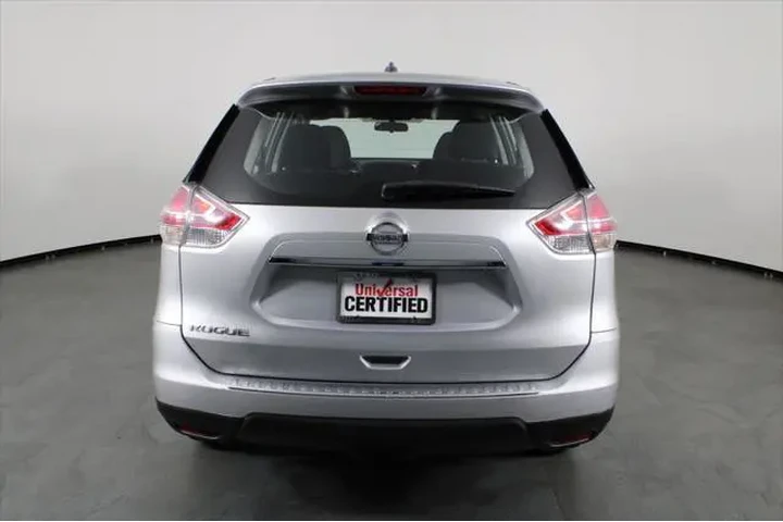 $8242 : Nissan Rogue 2015 S 4dr Cros image 10