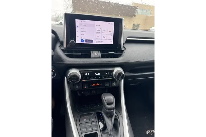 $26724 : Toyota RAV4 2023 AWD XLE 4dr image 6