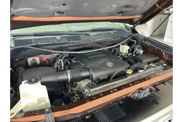 $27504 : Toyota Tundra 2017 4x4 SR5 4 image 10