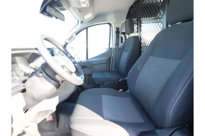 $33085 : Ford Transit 2024 250 3dr LW image 2