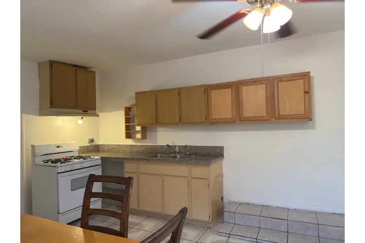 $1900 : Casa Privada image 2