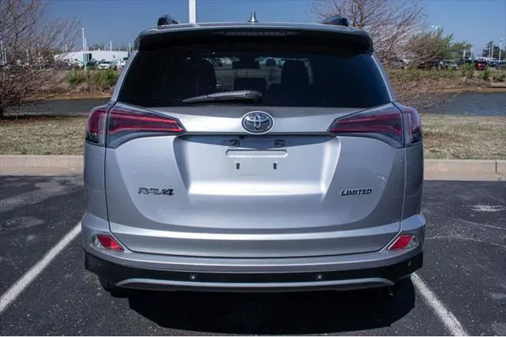 $19000 : Toyota RAV4 2017 Limited 4dr image 5