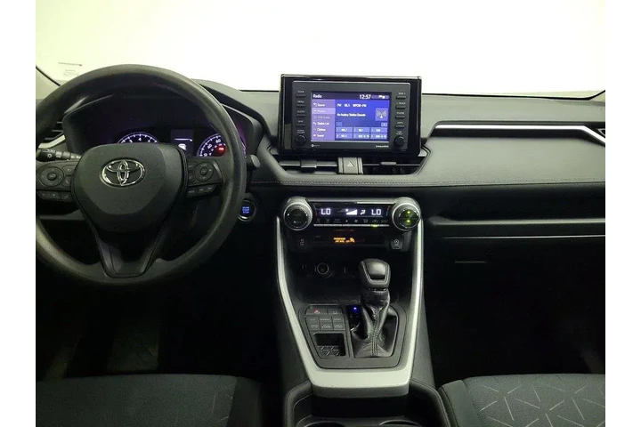 $27998 : Toyota RAV4 2021 AWD XLE 4dr image 9