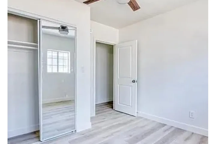 $1400 : Beautiful 1 bedroom Apt in LA image 8