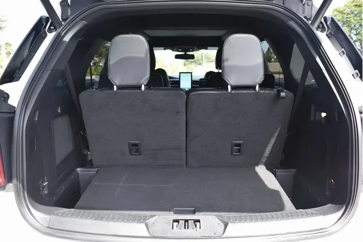 $45590 : Ford Explorer 2022 AWD ST 4d image 6
