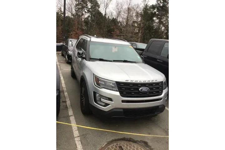 $16995 : Ford Explorer 2017 AWD Sport image 4