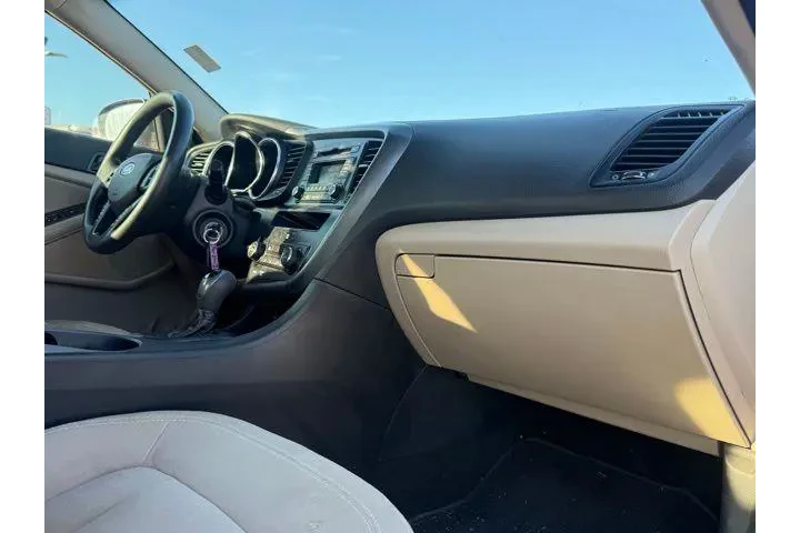 $5900 : Kia Optima 2011 LX 4dr Sedan image 7