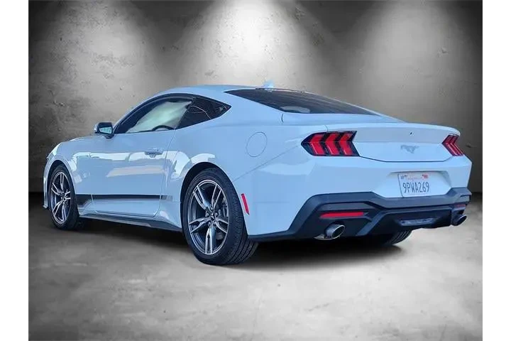 $27824 : Ford Mustang 2024 EcoBoost 2 image 4