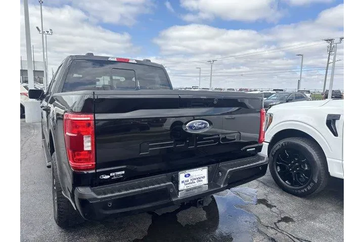 $40995 : Ford F-150 2023 4x4 XLT 4dr image 4