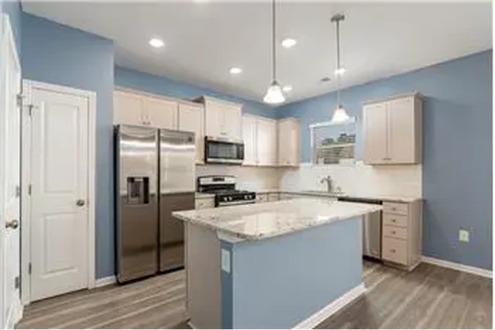 $2600 : Rental property with 4 bedro image 8