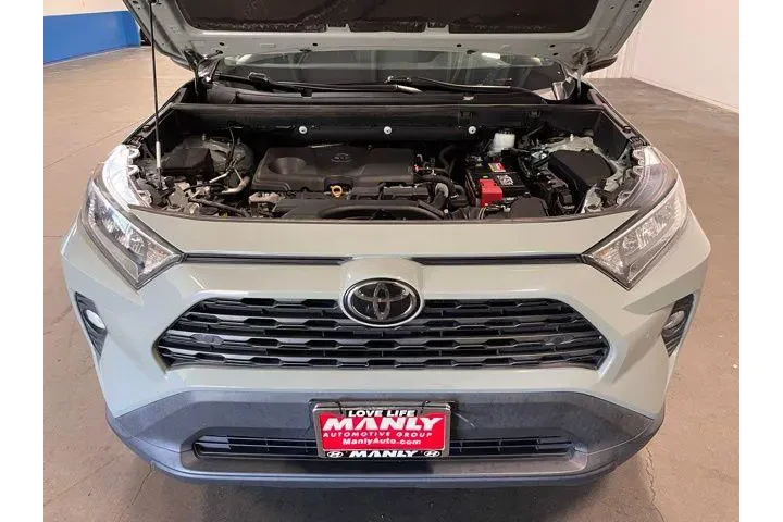 $25929 : Toyota RAV4 2021 AWD XLE Pre image 9