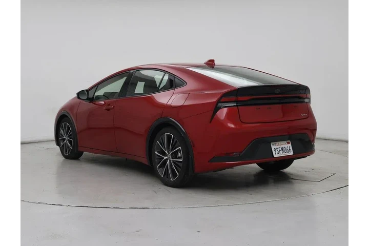 $30998 : Toyota Prius 2024 XLE 4dr Ha image 2