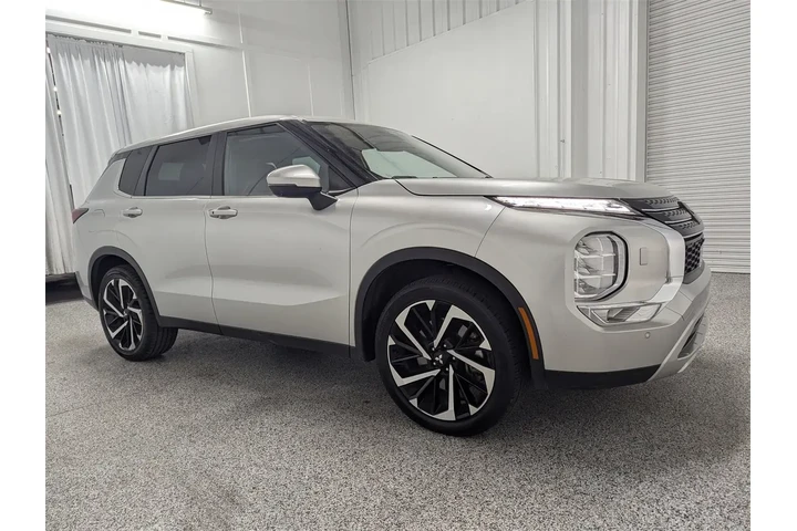 $23997 : Mitsubishi Outlander 2023 AW image 2