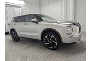 $23997 : Mitsubishi Outlander 2023 AW thumbnail
