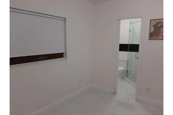 $1500 : Efficiency tipo apartamento image 3