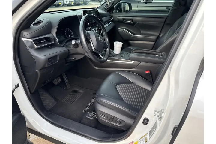 $25991 : Toyota Highlander 2021 XSE 4 image 3