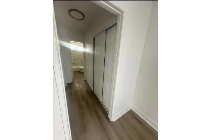 $1000 : espacioso de 1 dormitorio image 6