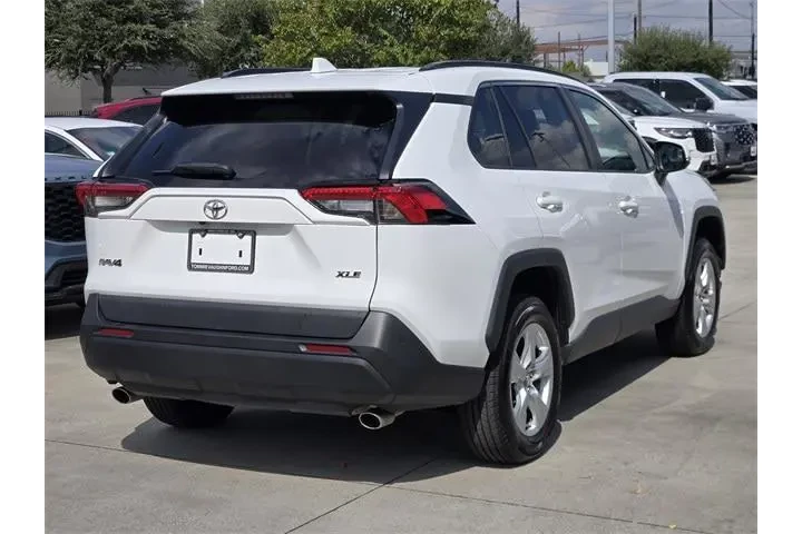 $23808 : Toyota RAV4 2021 XLE 4dr SUV image 7