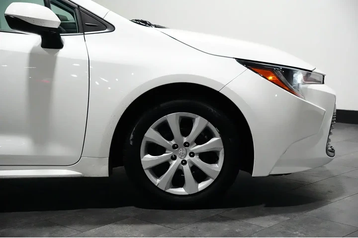 $19918 : 2023 Corolla image 4