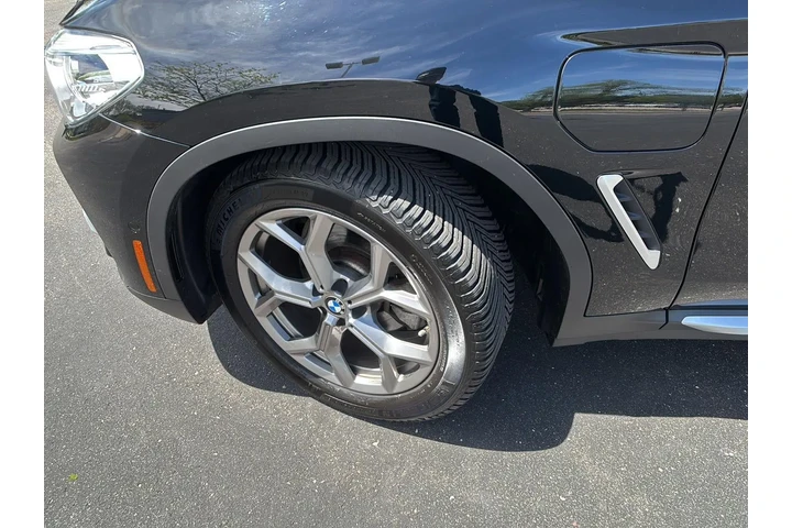 $27293 : 2021 X3 xDrive30e image 4