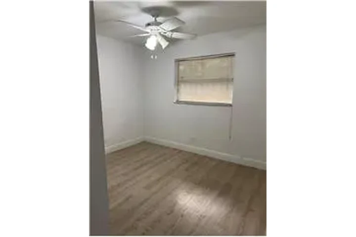 $3900 : Rental property with 4 bedro image 4