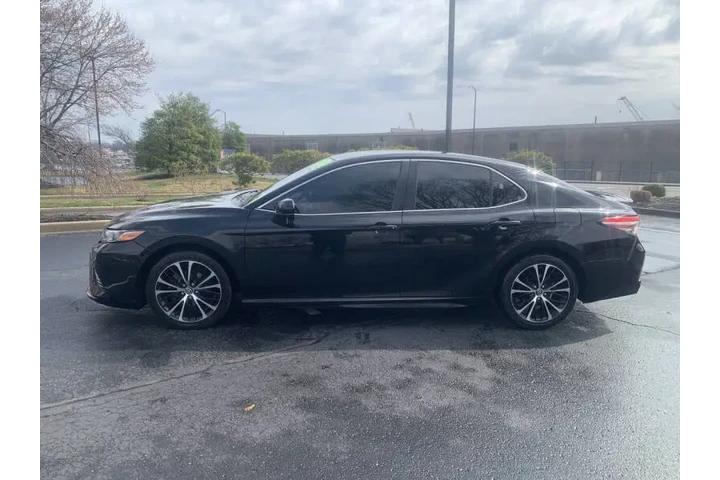$12995 : 2018 Camry L image 4