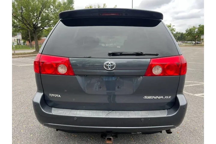$8500 : 2009 Sienna XLE image 6