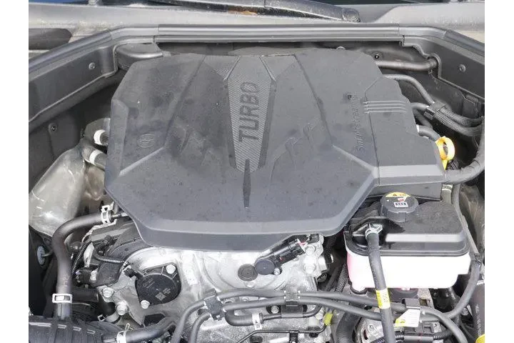 $35997 : Genesis G70 2025 2.5T Standa image 10