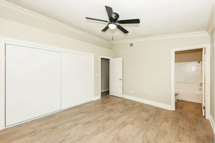 $2500 : 3 bedroom House in Koreatown image 7