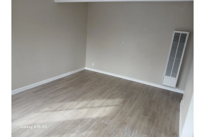 $2050 : ! BEAUTIFUL HOUSE LIKE NEW !! image 10