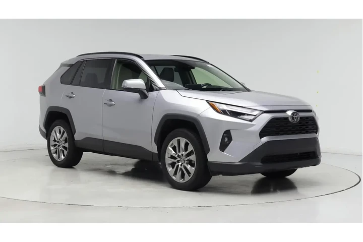 $28998 : Toyota RAV4 2023 XLE Premium image 1