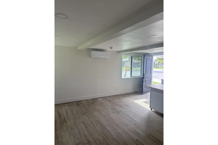 $2000 : Estudio apartment image 5