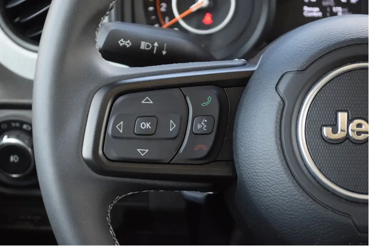 $39483 : Jeep Wrangler 2025 4x4 Sport image 6