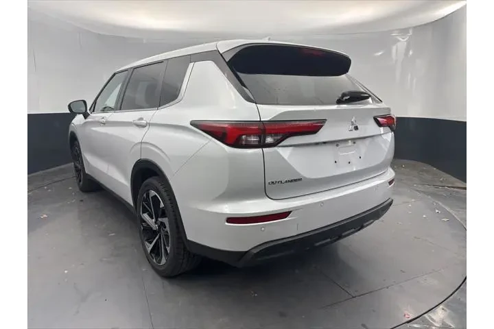 $14632 : Mitsubishi Outlander 2022 AW image 5