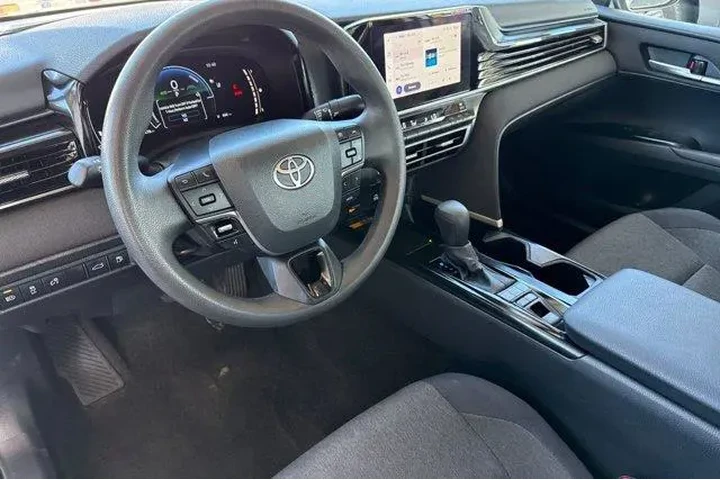 $25279 : Toyota Camry 2025 SE 4dr Sed image 5