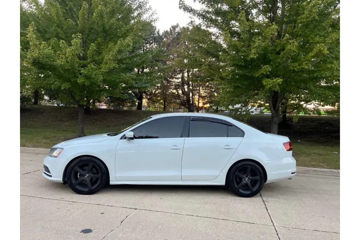 $8997 : 2017 Jetta 1.4T S image 5