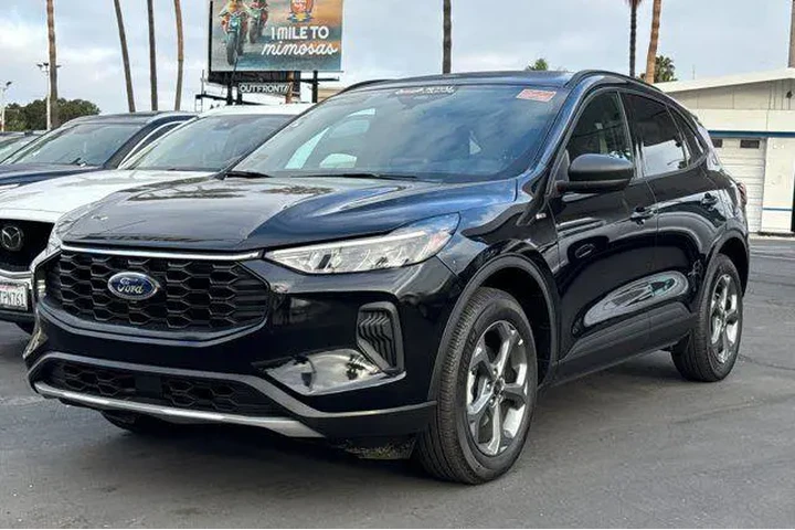 $28750 : Ford Escape 2025 AWD ST-Line image 2