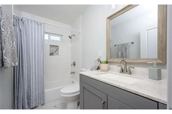 $2190 : 2 Bed Home Available For Rent image 9