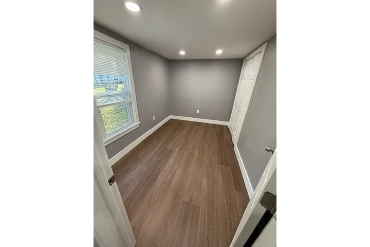 $2200 : Discover comfort and style image 1