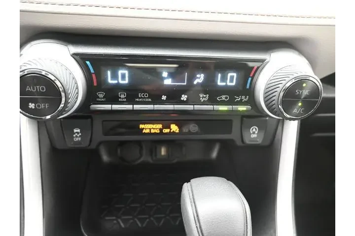 $24991 : Toyota RAV4 2022 XLE 4dr SUV image 9