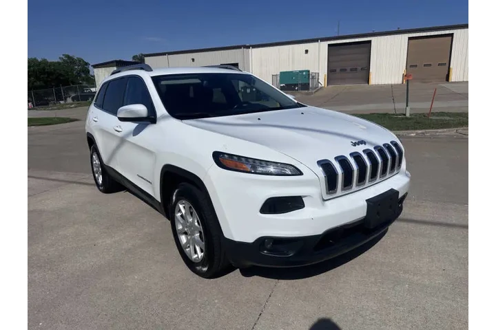 $8900 : 2016 Cherokee Latitude image 8
