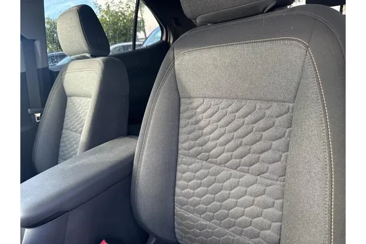 $13990 : Chevrolet Equinox 2019 LT 4d image 6