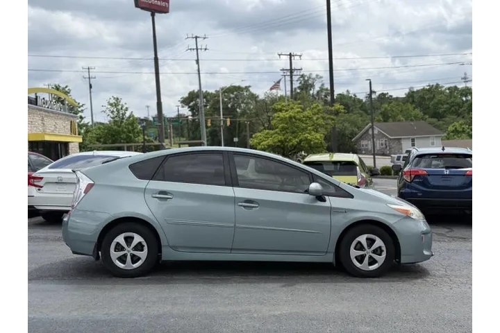 $13995 : 2014 Prius Three image 5