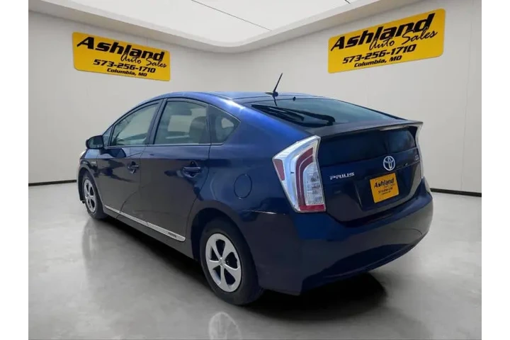 $7900 : 2012 Prius Four image 4