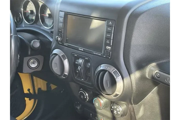 $15999 : Jeep Wrangler Unlimited 2015 image 6